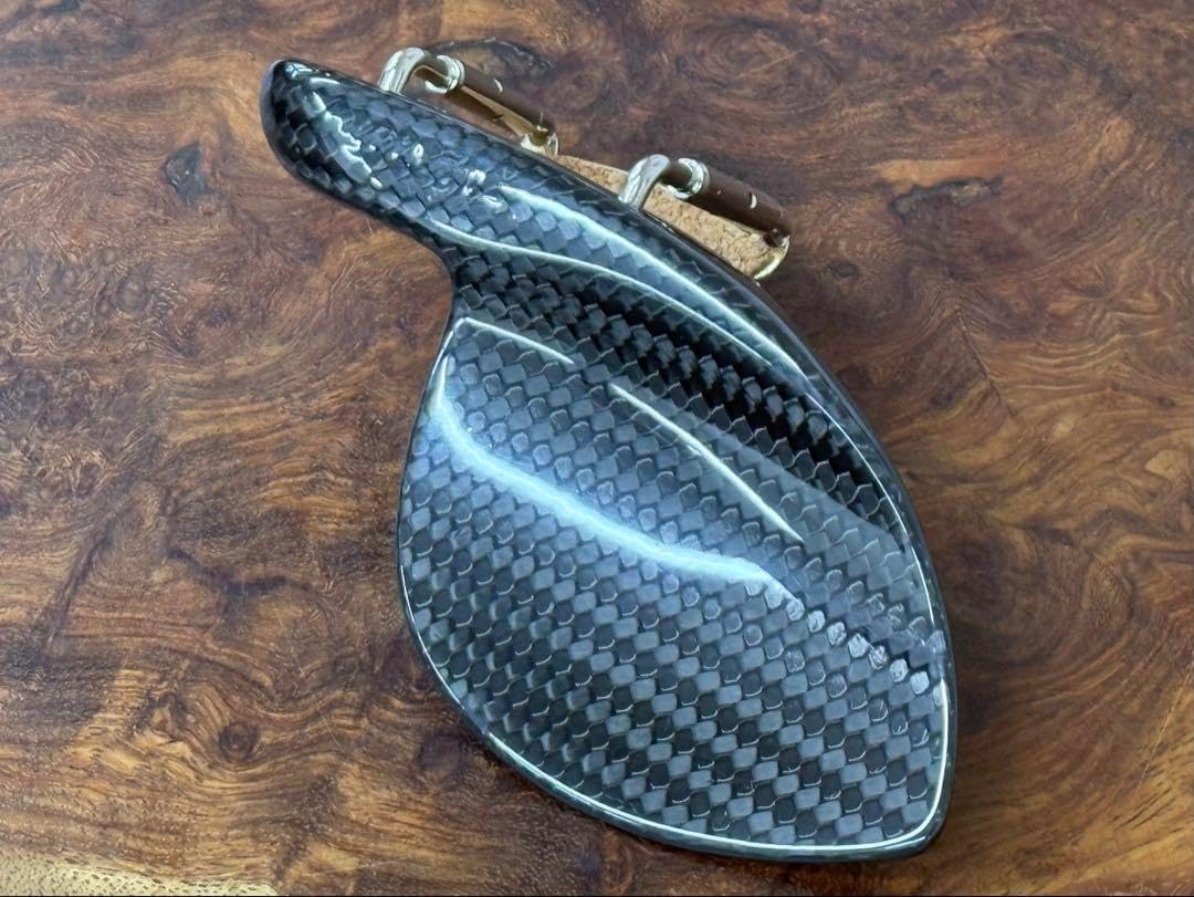 【新品】Herdim バイオリン用カーボン製あご当て #339831 Herdim バイオリン用カーボン製あご当て #339831 Herdim バイオリン用